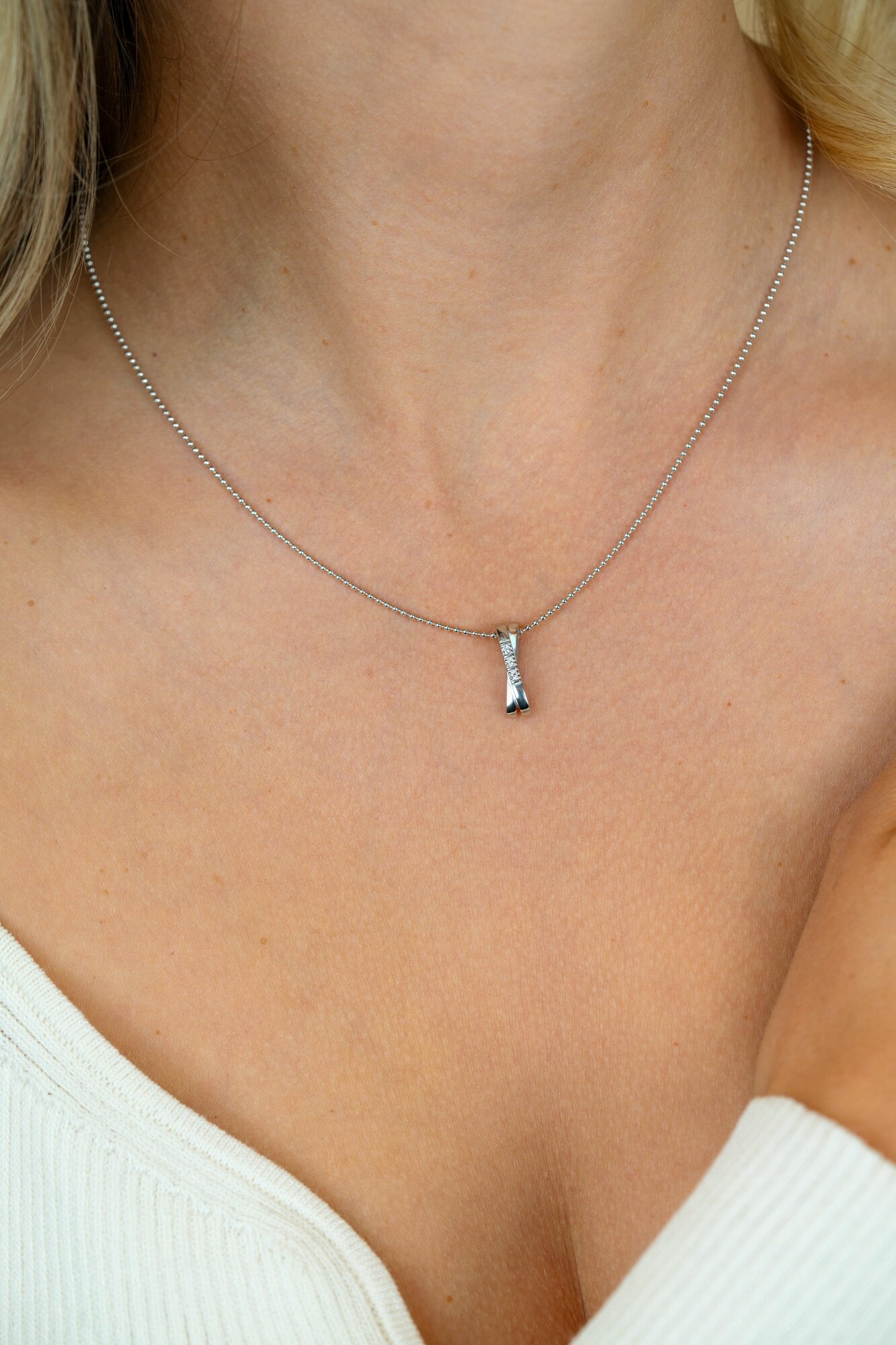 ZINZI silberner Anhänger überkreuz  weiß 16mm ZIH2039