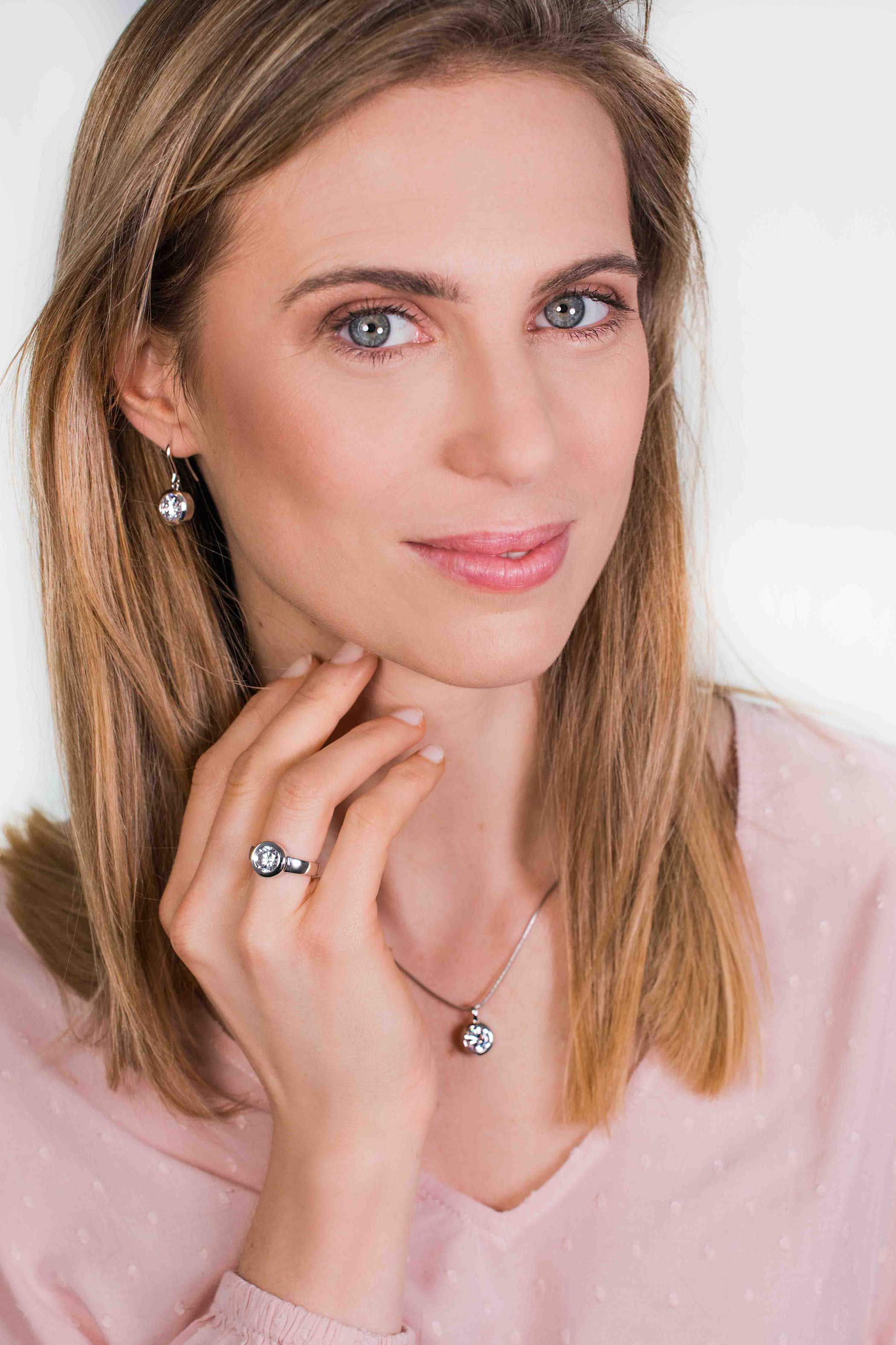 ZINZI silberner Anhänger 17mm rund  weiße Zirkonia ZIH1