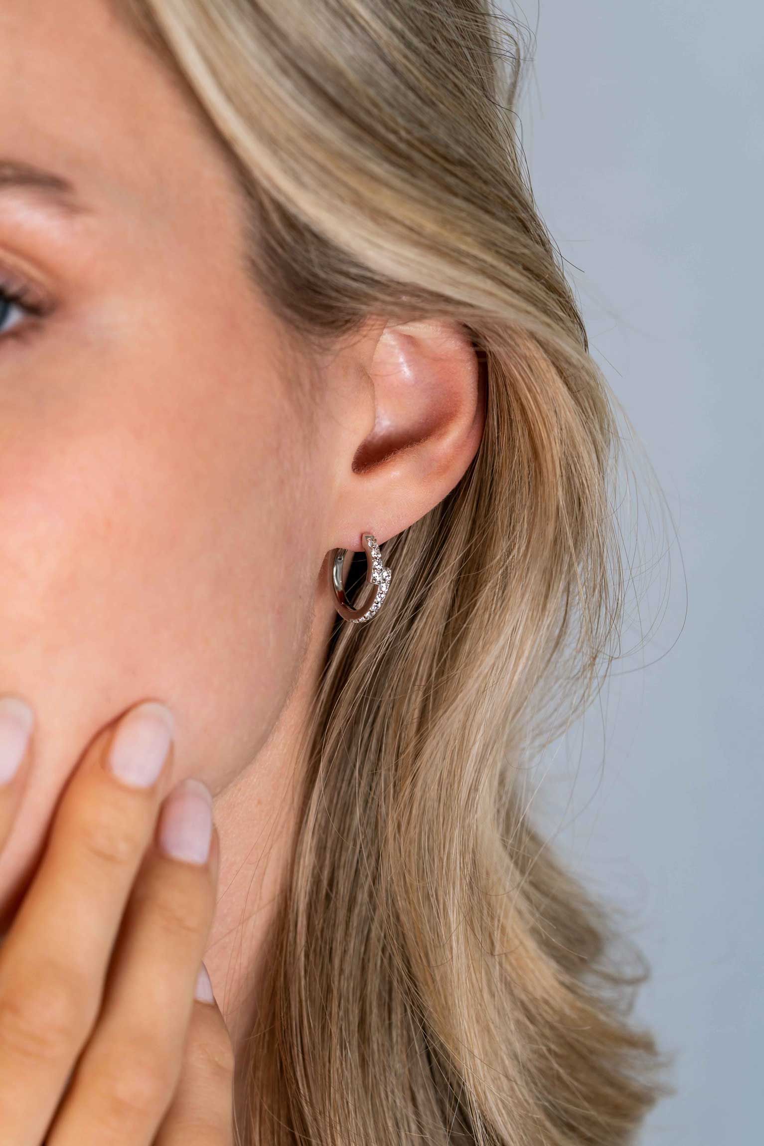 ZINZI zlv. klapcreolen slagmodel met zirc. 16x4mm