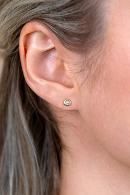 ZINZI GOLD oorknopjes in gladde zetting 4mm