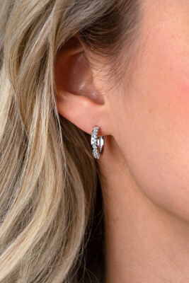 ZINZI zlv. oorringen half glad half zirconia's 15.5x3