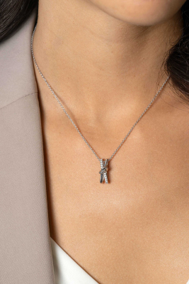 ZINZI zlv. collier met hanger met knoop en zirc.