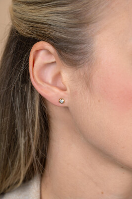 "Zinzi silberne Ohrstecker 14K gelbvergoldet rund 4mm weiß ZIO1177G"