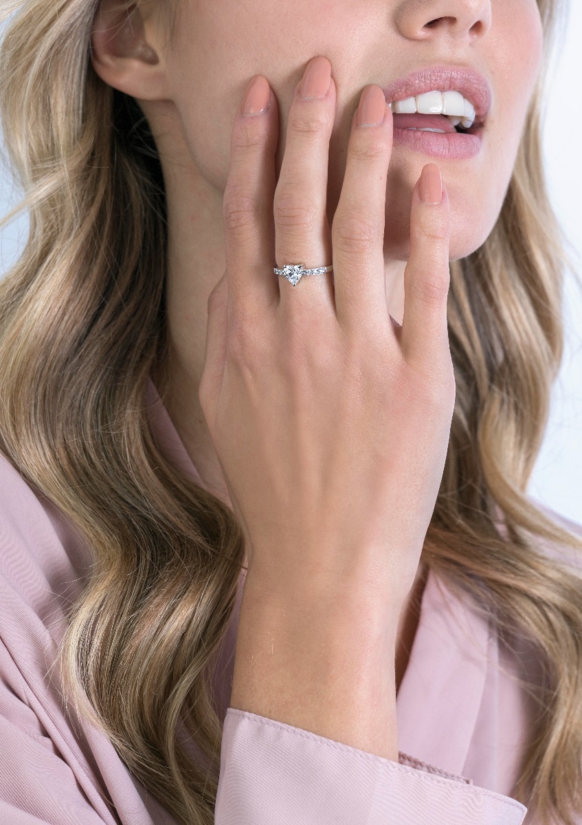 ZINZI silberner Ring Herz weißer Zirkonia ZIR2134