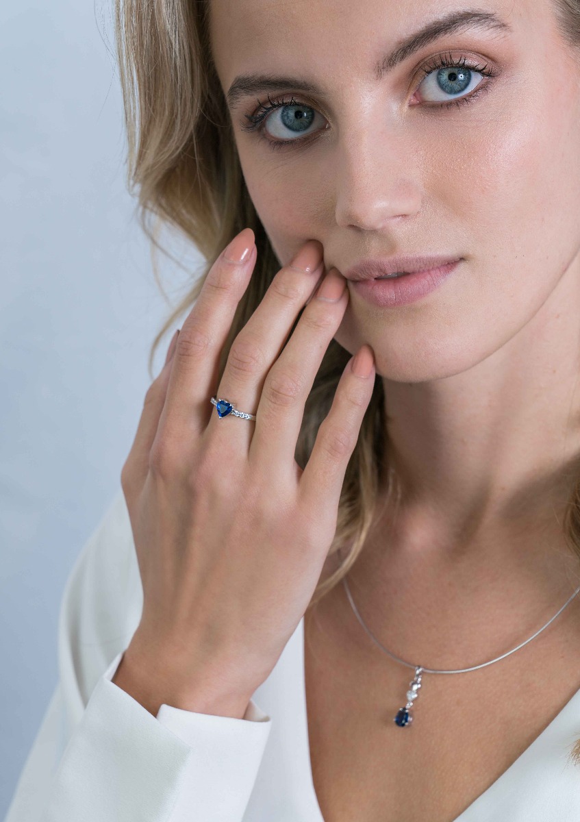 ZINZI silberner Ring Herz saphirblaue und weiße Zirkonias ZIR2134B